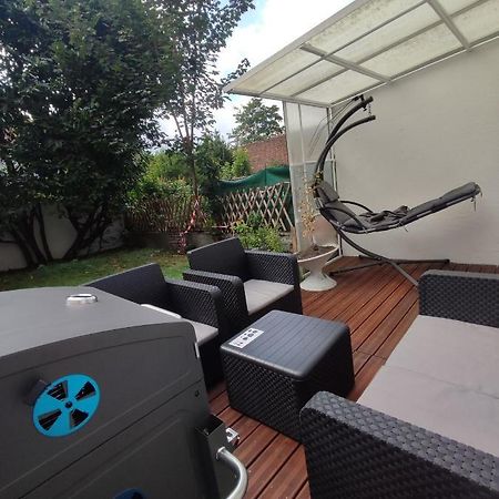 Apartament Chambre Prive Dans Une Maison Avec Terrasse Et Jardin Salles De Bain Partagees Lille Zewnętrze zdjęcie